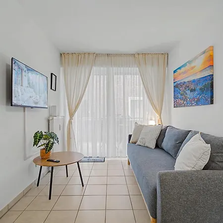 2 Schlafzimmer - 4 Betten, Parkplatz, Terrasse *